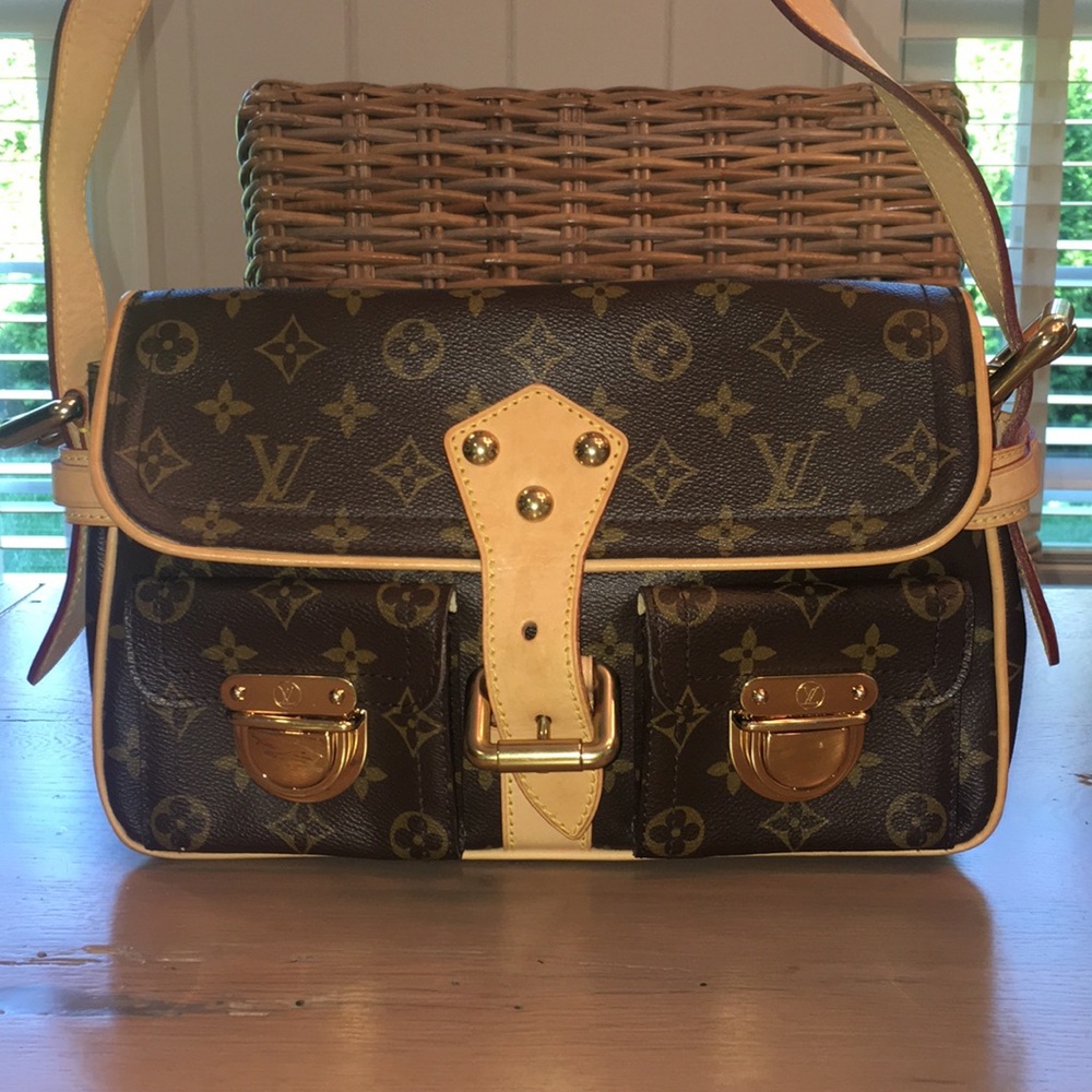 Louis Vuitton canvas Hudson Pm bag